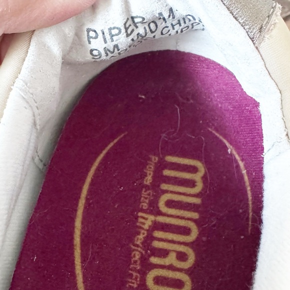 Munro Piper Sneakers - Picture 10 of 11